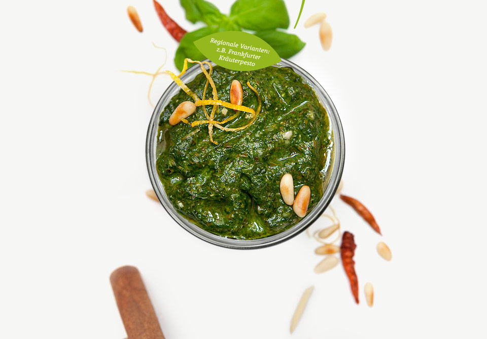 Chutneys, Pestos und Grillsaucen: Produkt-Beispiele: Rosmarinpesto, Oliven-Walnusstapenade, Apfelweinchutney, Tomaten-Bärlauchgrillsauce, Kirschchutney mit Ingwer, ... Lange haltbar ohne künstliche Zusätze: Beste Zutaten werden schonend im Glas eingekocht und bleiben auch ohne Kühlung lange frisch.